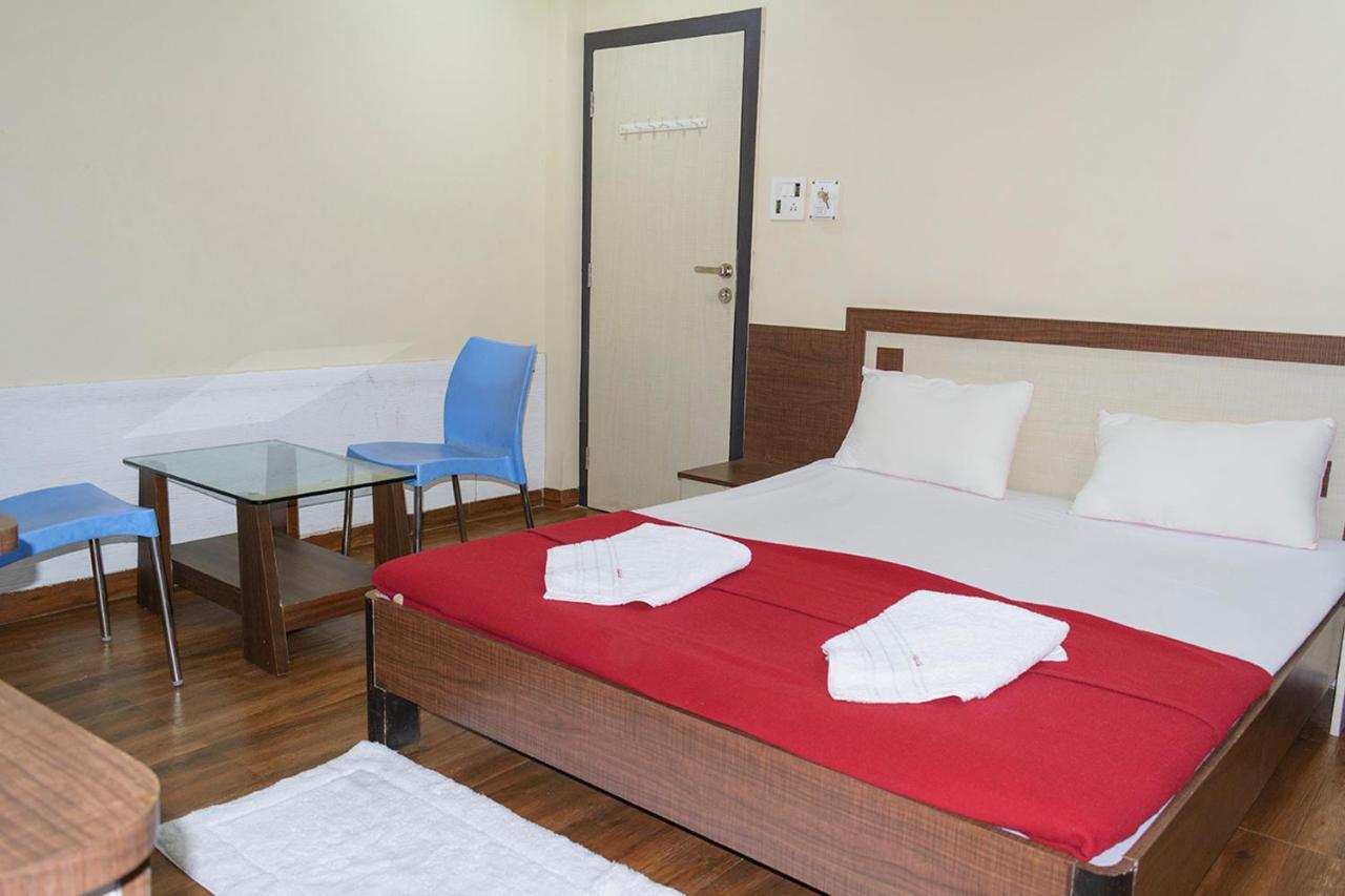 Hotel Mukesh Residency Pune Extérieur photo