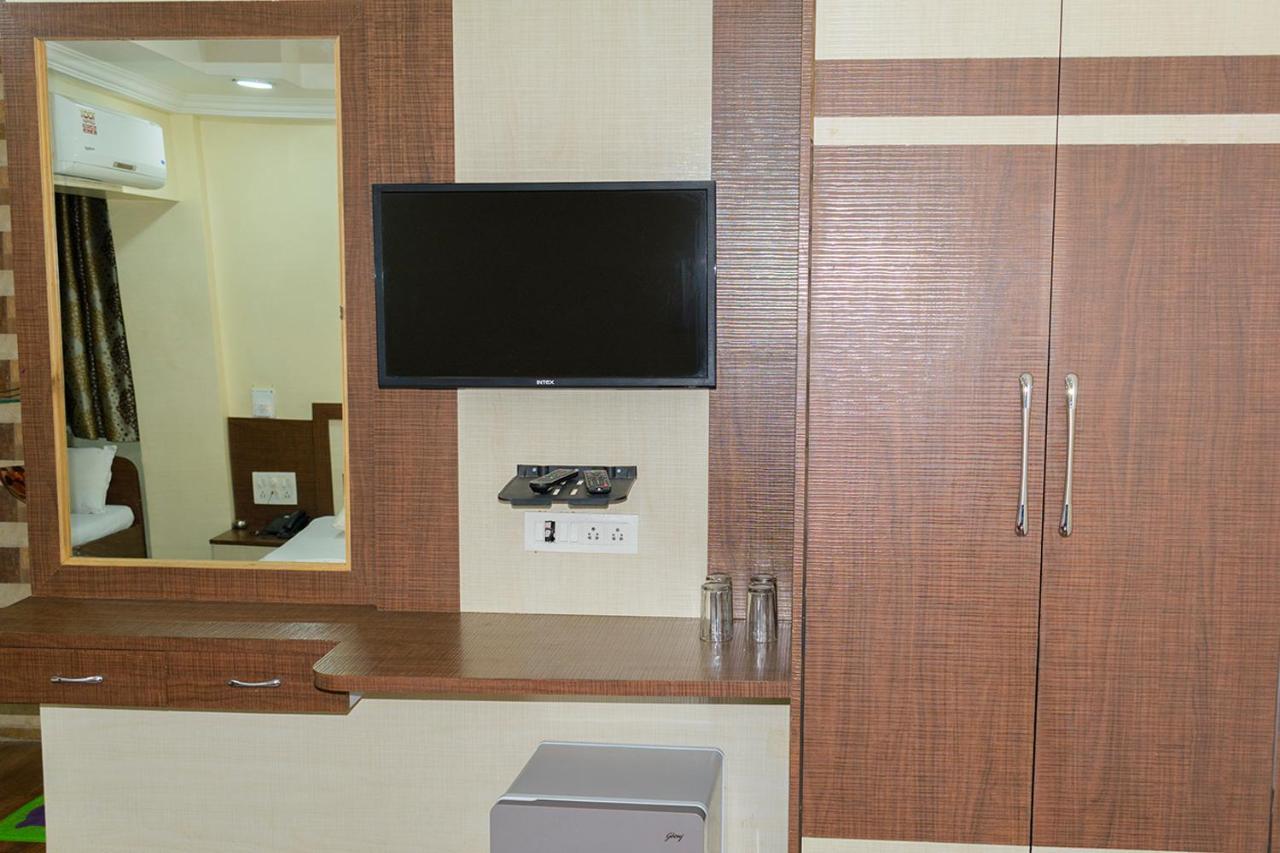 Hotel Mukesh Residency Pune Extérieur photo