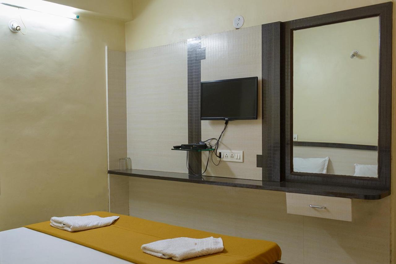 Hotel Mukesh Residency Pune Extérieur photo